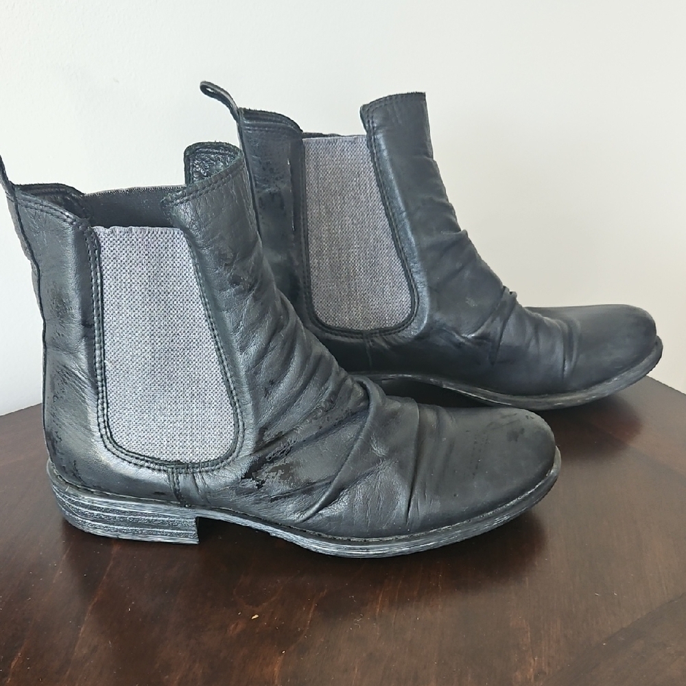 Black Leather Chelsea Boots